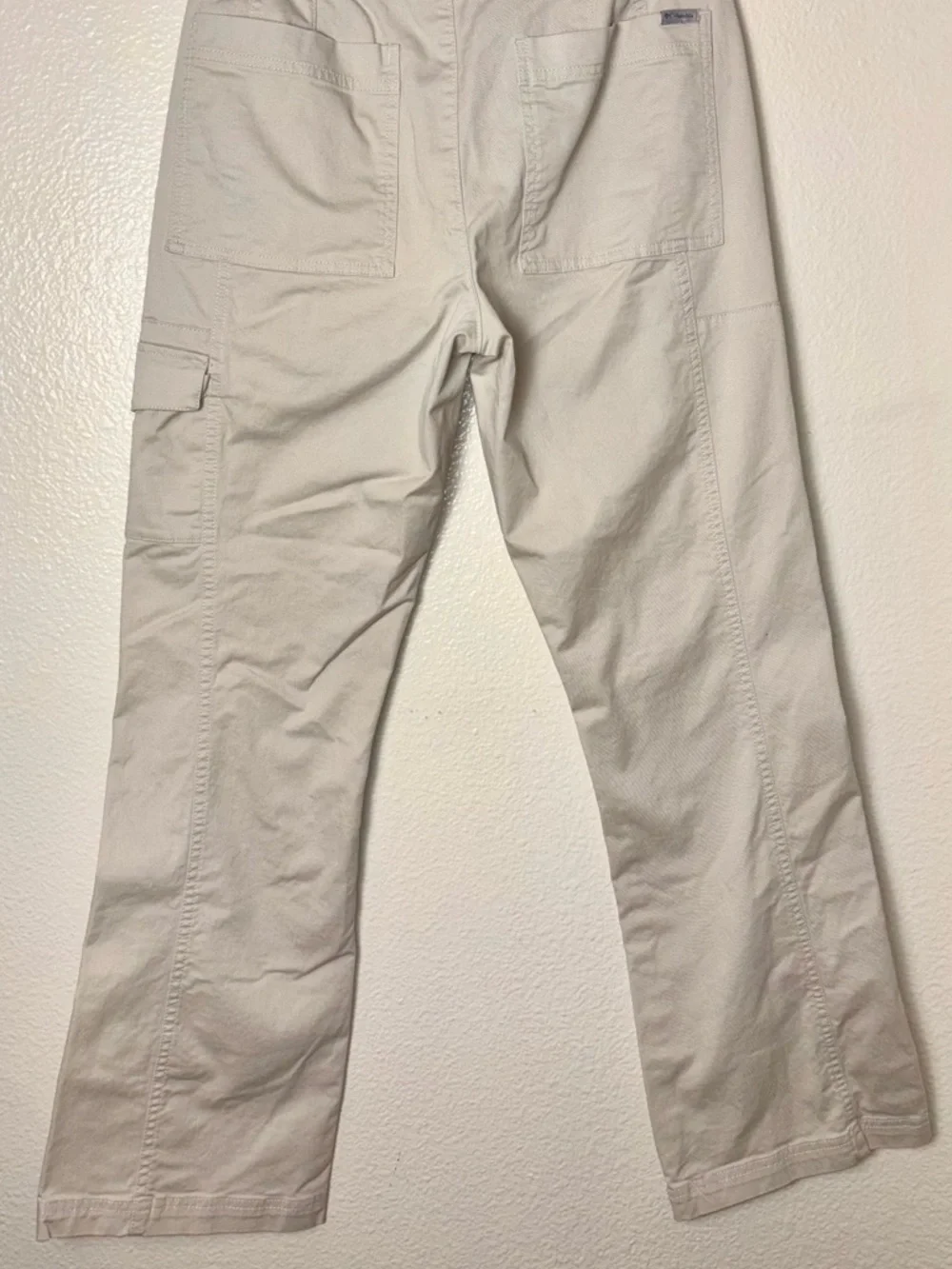 Columbia Women's Utility Pants Straight leg Cargo Pocket Size 10 cream/beige